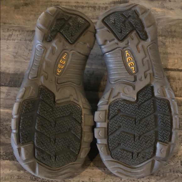 Keen water shoes - Picture 4 of 4